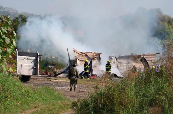 ¡SE QUEMÓ VIVIENDA A UN COSTADO DE LA AUTOPISTA VERACRUZ–CARDEL!