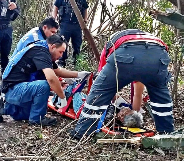¡ABANDONAN EN EL MONTE A ABUELITO DISCAPACITADO!