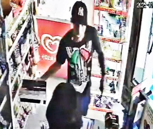 ¡“NINJA” ASALTA NEGOCIO CON PUÑAL EN BOCA DEL RÍO!