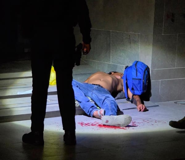 ¡LO APUÑALAN EN RIÑA CALLEJERA!