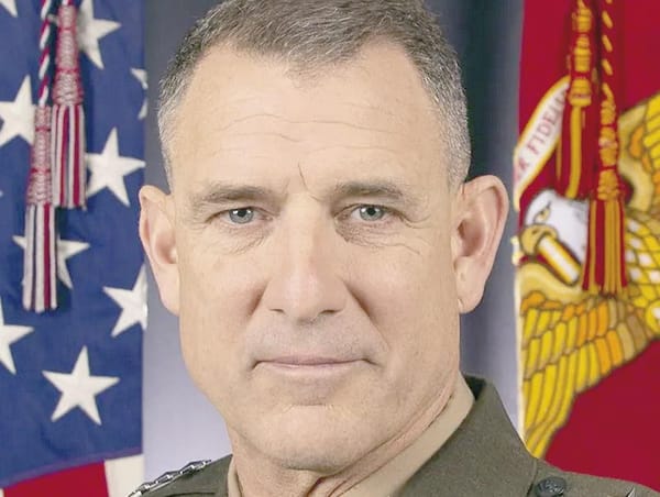 ¡ELIGE TRUMP NUEVO JEFE DE COMANDO SUR PARA AL!