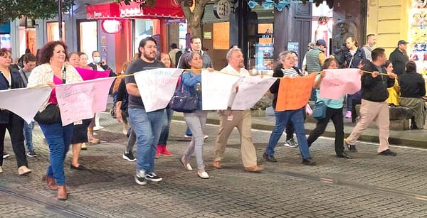 ¡PUROS VALES! - Y VALIÓ...