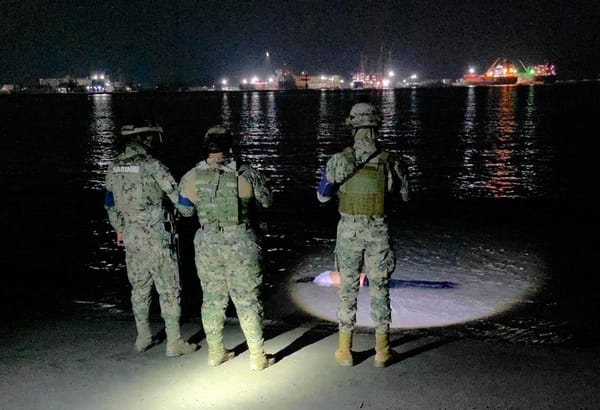 ¡ENCUENTRAN A HOMBRE SIN VIDA FLOTANDO EN PLAYA REGATAS!