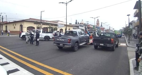 ¡GRÚA EMBISTIÓ A PATRULLA DE LA GUARDIA NACIONAL!