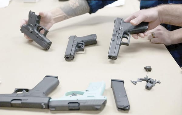 ¡MIENTRAS LAS ARMAS ESTADOUNIDENSES LLEGAN A CANADÁ, AUMENTAN VIOLENCIA!