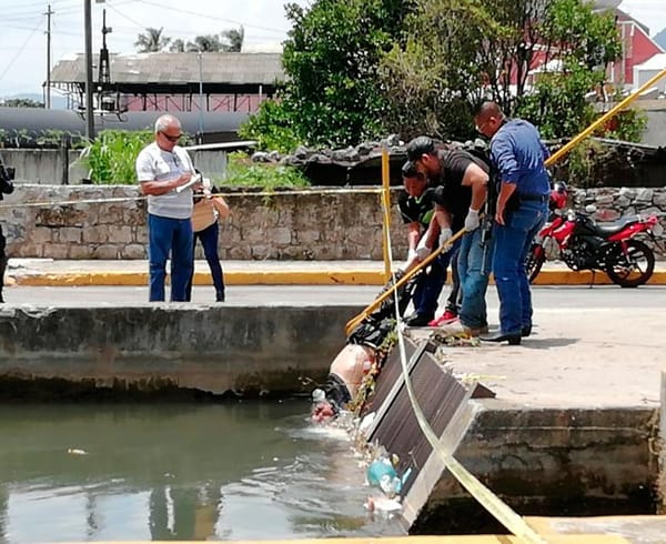 ¡LOCALIZAN CUERPO FLOTANDO EN CANAL DE AGUAS NEGRAS!