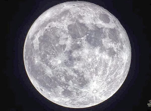 ¡LA ÚLTIMA LUNA LLENA DE 2025!