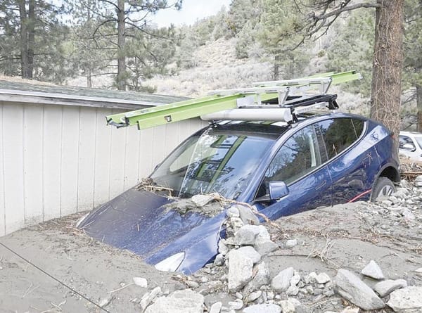 ¡INTENSAS TORMENTAS INVERNALES DE CALIFORNIA CONVIRTIERON LOS CAMINOS EN RÍOS DE LODO!