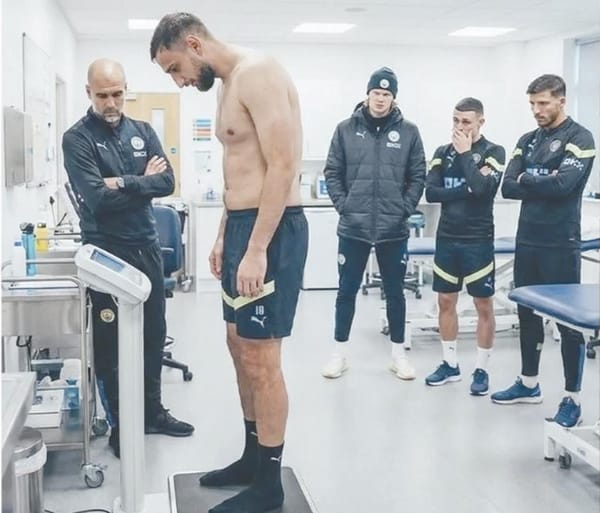 ¡CONTROLA GUARDIOLA PESO DE SUS JUGADORES EN NAVIDAD!