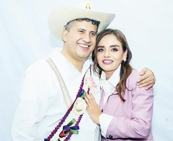 ¡GRECIA QUIROZ OBTENDRÁ REGISTRO COMO MARCA DE “CARLOS MANZO”!