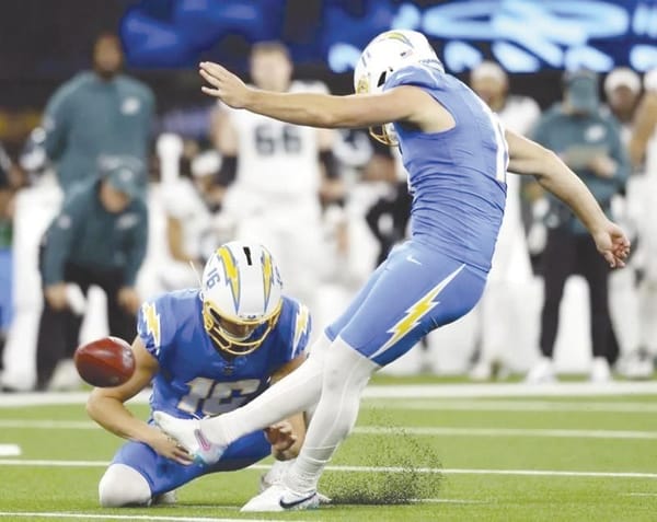 ¡CHARGERS SACA PROVECHO DE ERRORES DE EAGLES!