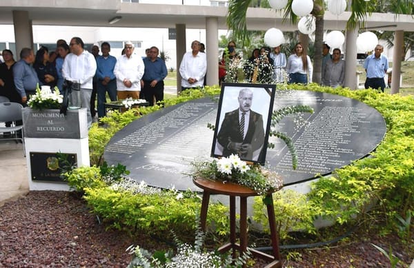 ¡HOMENAJE PÓSTUMO AL “PAPO”!