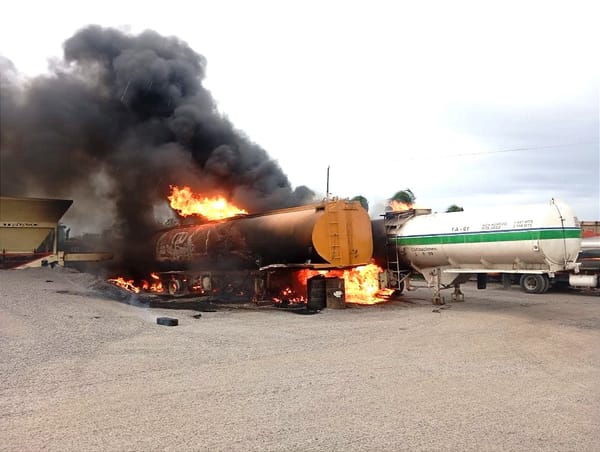 ¡SE INCENDIA GRAVERA EN JUAN DE ALFARO!