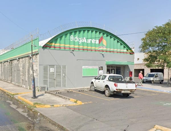¡ATRACAN BODEGA AURRERA EXPRESS EN LA POCITOS Y RIVERA!