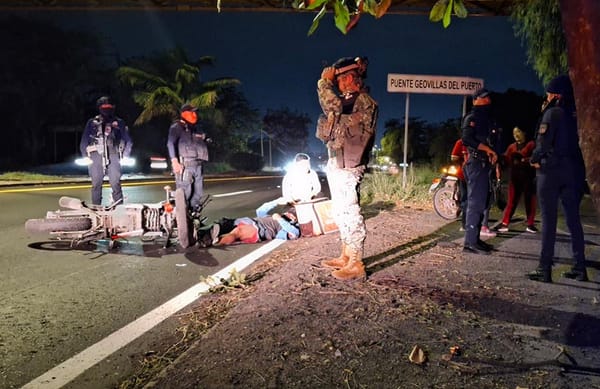 ¡DERRAPÓ ‘JINETE DE ACERO’ EN LA CARRETERA LIBRE VERACRUZ–XALAPA!