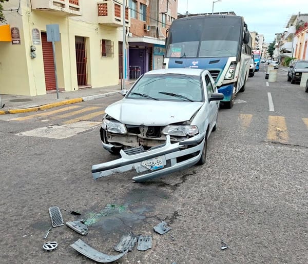 ¡ESTRENABAN SU CARRITO Y LO DESBARATAN EN UN CHOQUE!