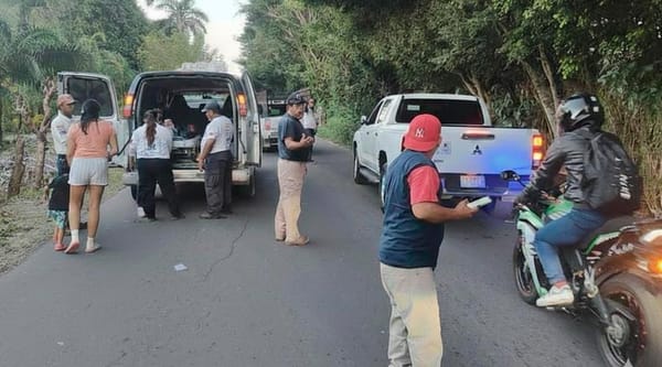 ¡CHUZA DE CAMIONETAS EN LA CARRETERA ESTATAL DE MEDELLÍN!