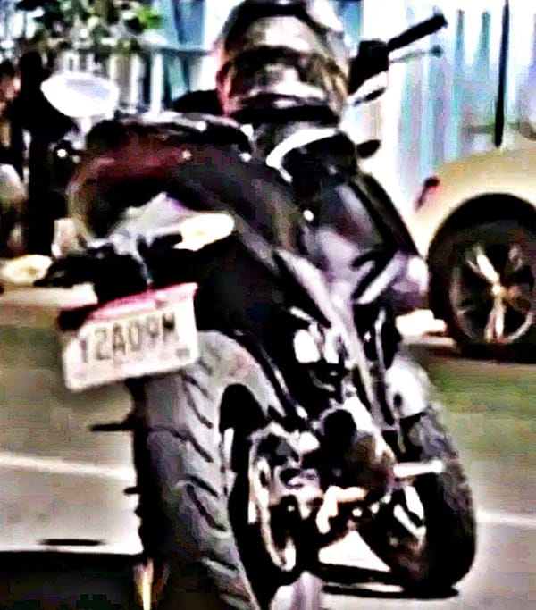 ¡ROBAN MOTO DE TRABAJADOR EN LA AVENIDA EJÉRCITO MEXICANO!