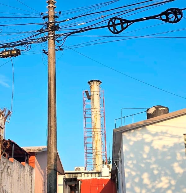 ¡NO HAY PERMISOS PARA INSTALACIÓN DE ANUNCIOS ESPECTACULARES!