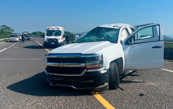 ¡SE “VOLÓ” LA LLANTA Y FAMILIA SE ACCIDENTÓ EN LA AUTOPISTA!