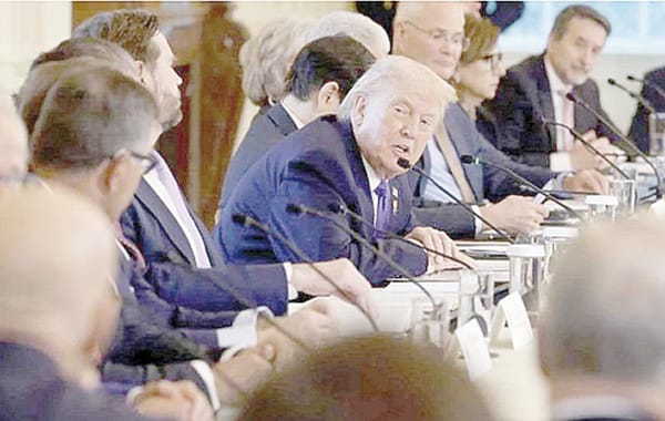 ¡DESINFLAN PETROLERAS ENTUSIASMO DE TRUMP! - LA MAYORÍA EVITÓ COMPROMETERSE