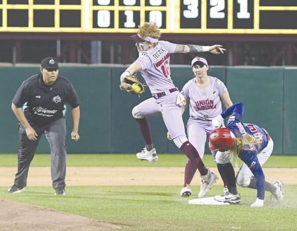 ¡GANAN Y APALEAN! - EN EL SOFTBOL