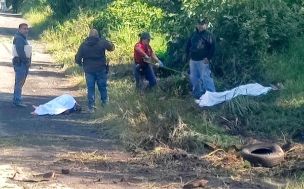 ¡PAREJA PIERDE LA VIDA ARROLLADOS POR CAMIONETA!