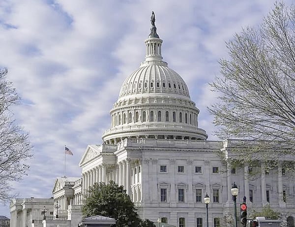 ¡AVANZA LEY QUE EXTIENDE SUBSIDIOS A ATENCIÓN MÉDICA EN EU!