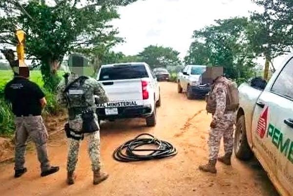 ¡CRIMINALES EMBOSCARON A AGENTES DE SEGURIDAD FÍSICA DE PEMEX!