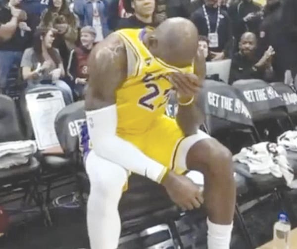 ¡LÁGRIMAS DE LEBRON JAMES AVIVAN RUMORES DE UN PRONTO ADIÓS!