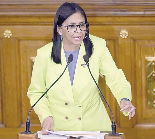 ¡PIDE DELCY UNA REFORMA PETROLERA PARA MAYOR INVERSIÓN EXTRANJERA!