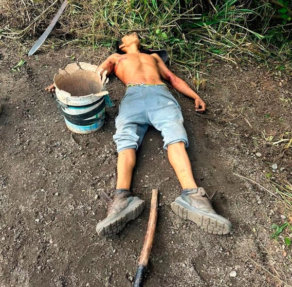 ¡EJECUTAN A BALAZOS A TAPABACHES!