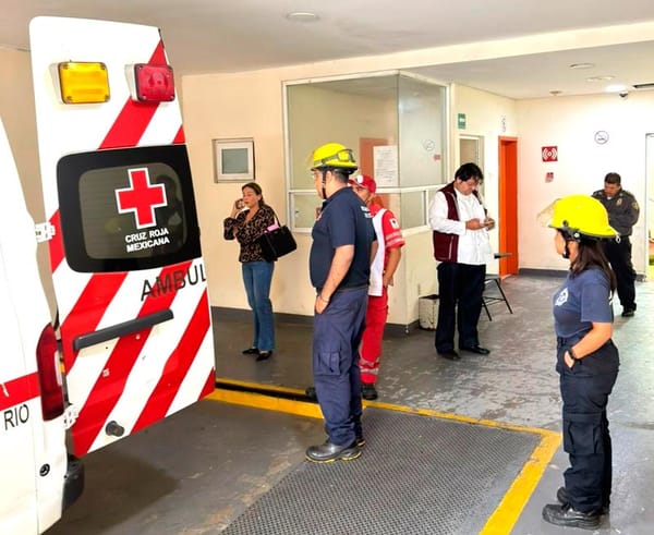 ¡NIÑO HERIDO AL CAERLE ENCIMA UN VENTILADOR EN EL COLEGIO!