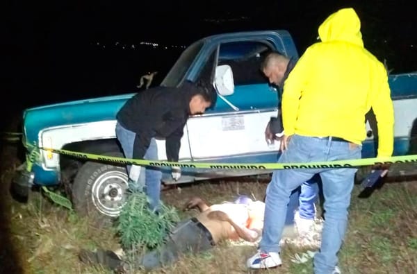 ¡PIERDE LA VIDA APLASTADO AL CAERLE ENCIMA CAMIONETA!