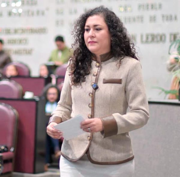 ¡LOS DEJARON SIN SEGURO! - *A los maestros de la UPAV