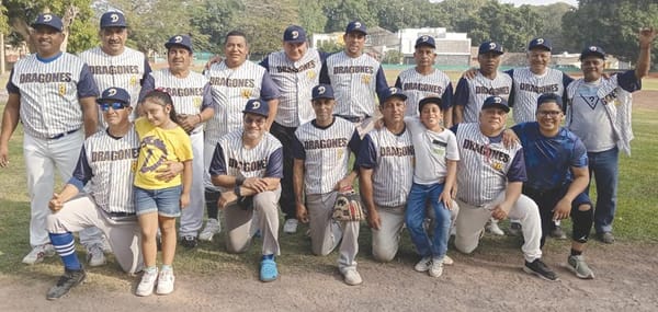 ¡TRIUNFOS DE DRAGONES, POLLOS Y C&A!