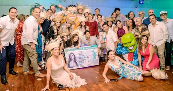 CHASE Y CLAU JONES, RENUEVAN VOTOS