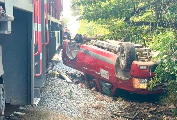 ¡FERROCARRIL SE LLEVÓ CAMIONETA DEJANDO SEIS LESIONADOS!