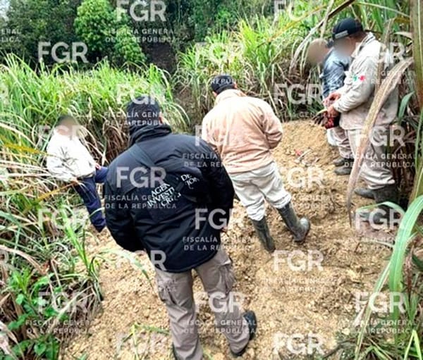 ¡LOCALIZAN TOMA CLANDESTINA EN DUCTO EN IXTACZOQUITLÁN!