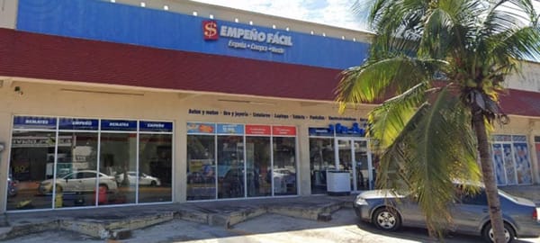 ¡ASALTANTES CON UNIFORMES DE CFE ATRACAN EMPEÑO FÁCIL!