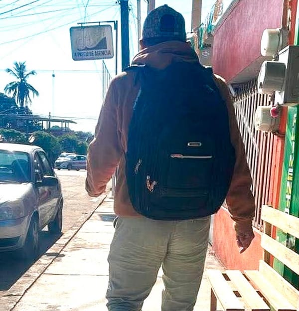 ¡“PAQUEROS” ESTAFAN A OBRERO CON BILLETES DE JUGUETE DE TEMU!