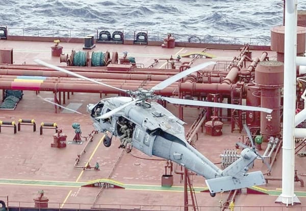 ¡INTERCEPTA EU PETROLERO POR EVADIR BLOQUEO! - EN OCEANO INDICO