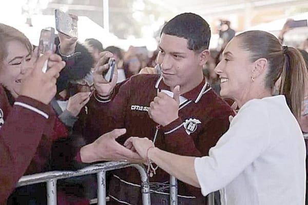 ¡“LOS LIBROS DE TEXTO NO VAN A CAMBIAR”!