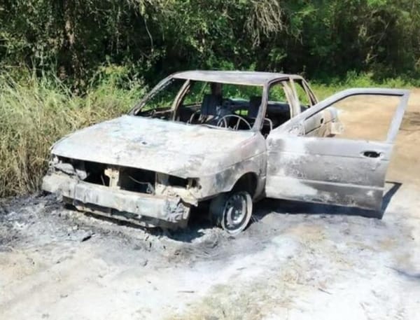 ¡TAXISTA MURIO CALCINADO! - ENCUENTRAN AUTO DE ALQULER QUEMADO TOTALMENTE EN UN CAMINO DE TERRACERÍA