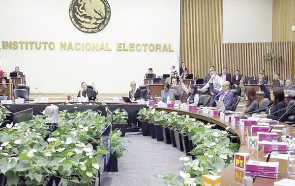 ¡ADVIERTE INE A TESORERÍA QUE NO DEVOLVERÁ AHORROS!