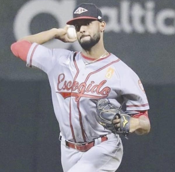 ¡CRISTOPHER MOLINA LLEGA AL EL ÁGUILA!