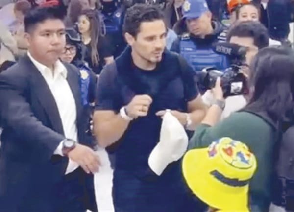 ¡PERO LLEGA EL REFUERZO!... RAPHAEL VEIGA!