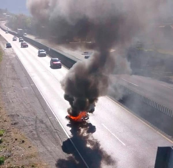 ¡CIERRAN AUTOPISTA! - POR QUEMA DE LLANTAS