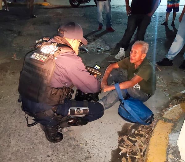 ¡ABUELO COCHINÓN ACOSÓ Y TOCÓ A NIÑA DE 13 AÑOS!