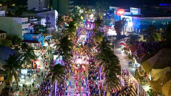 ¡CASA LLENA! - *Segundo desfile del Carnaval de Veracruz 2026